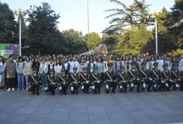 830bd628f4e44aa2afcb8188fa94f81d.png 830bd628f4e44aa2afcb8188fa94f81d.png